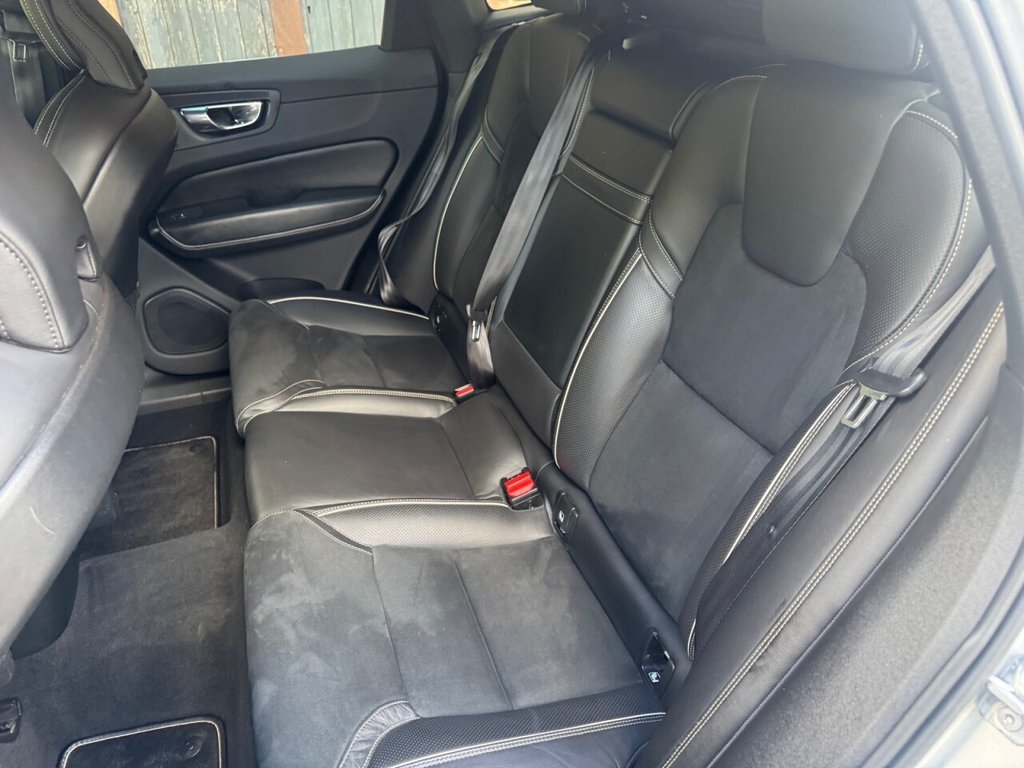 Used Volvo XC60 2018 for sale - 76998879: Photo 33