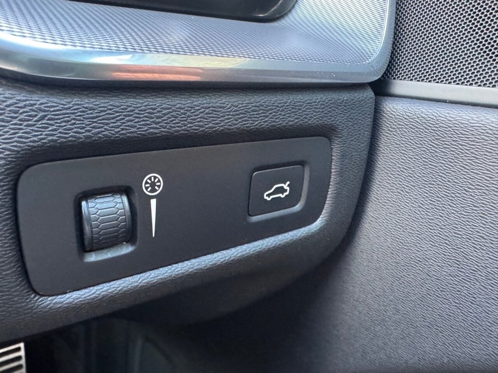 Used Volvo XC60 2018 for sale - 76998879: Photo 35