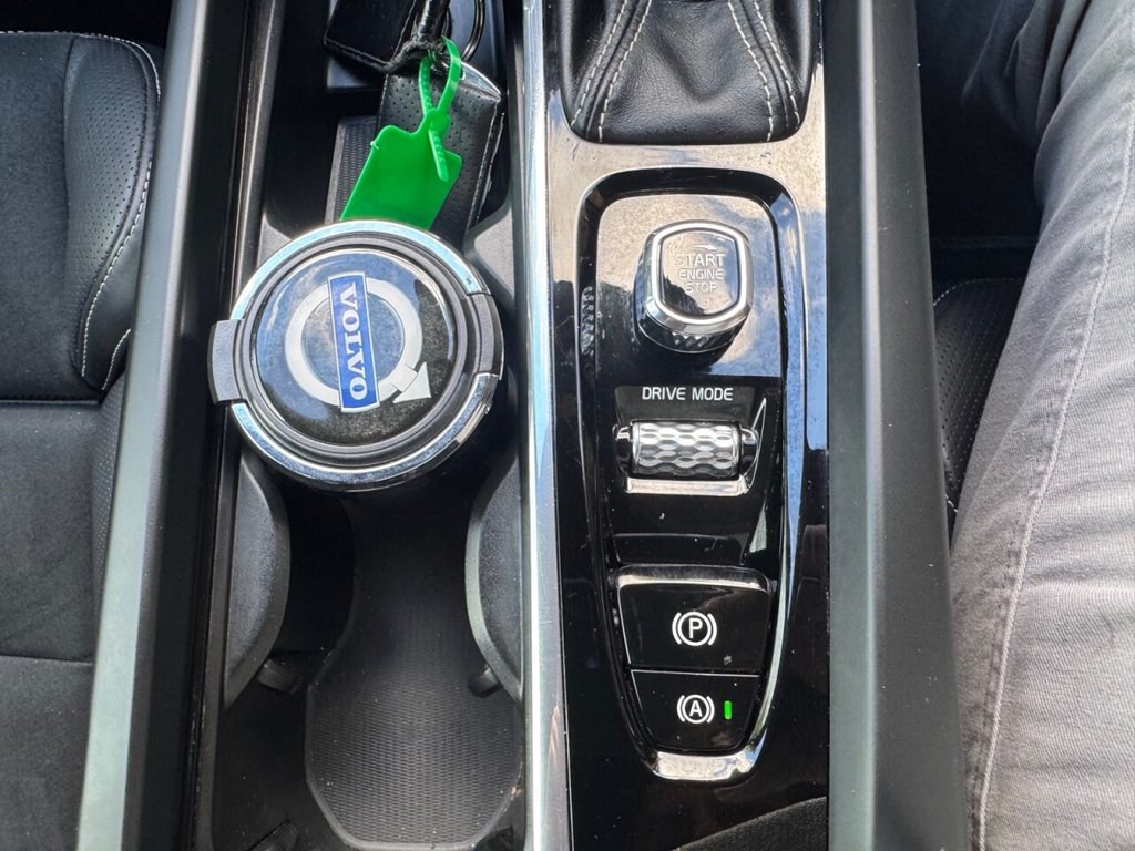 Used Volvo XC60 2018 for sale - 76998879: Photo 39