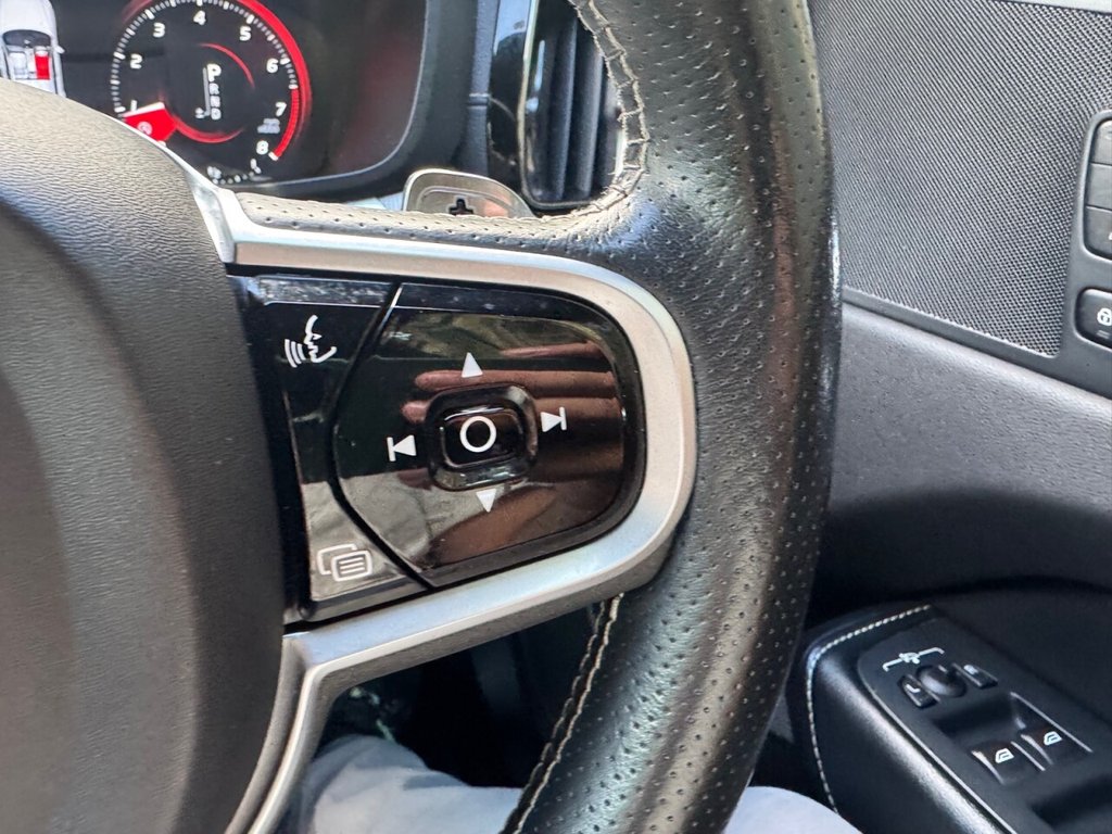 Used Volvo XC60 2018 for sale - 76998879: Photo 42