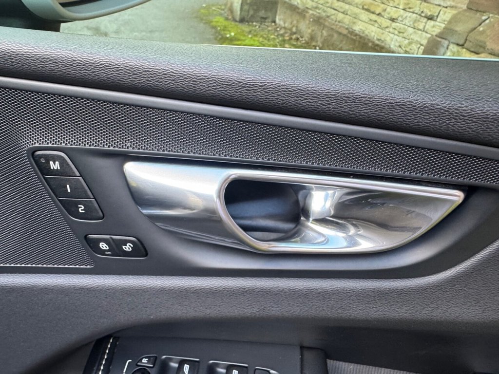 Used Volvo XC60 2018 for sale - 76998879: Photo 44