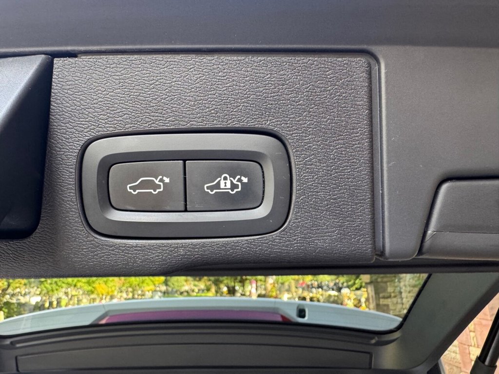 Used Volvo XC60 2018 for sale - 76998879: Photo 46