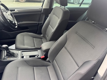 Used Volkswagen Golf 2019 for sale - 76998885: Photo