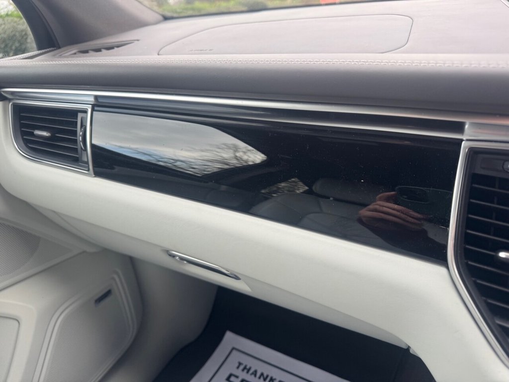 Used Porsche Macan 2015 for sale - 76998898: Photo 45