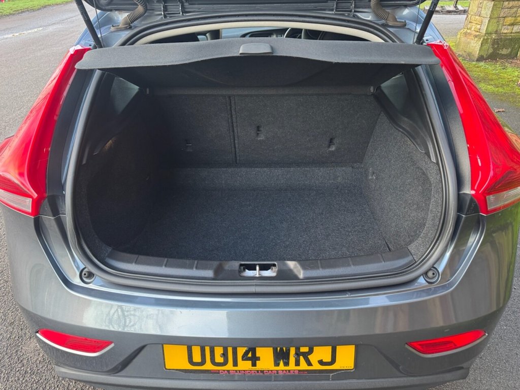 Used Volvo V40 2014 for sale - 77356379: Photo 10