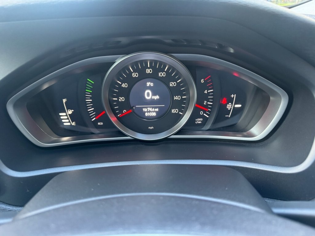 Used Volvo V40 2014 for sale - 77356379: Photo 35