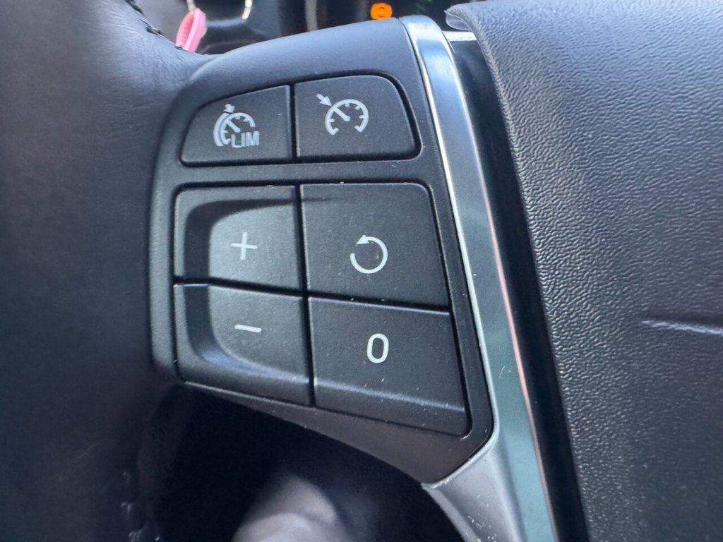 Used Volvo V40 2014 for sale - 77356379: Photo 40