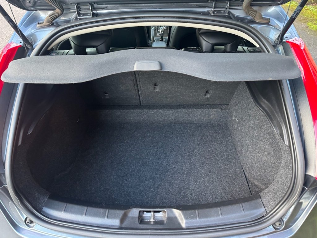 Used Volvo V40 2014 for sale - 77356379: Photo 9