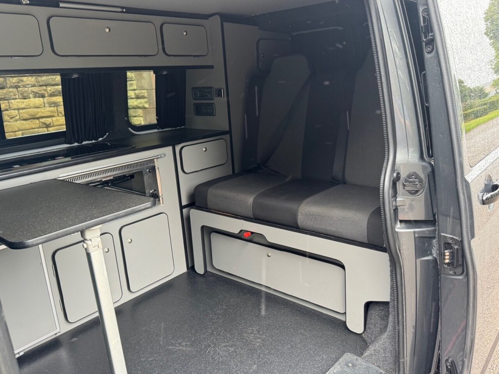 Used Volkswagen Transporter 2017 for sale - 76998888: Photo 21