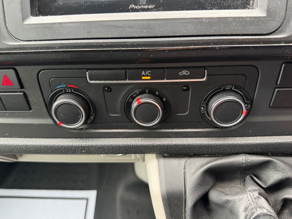 Used Volkswagen Transporter 2017 for sale - 76998888: Photo 23