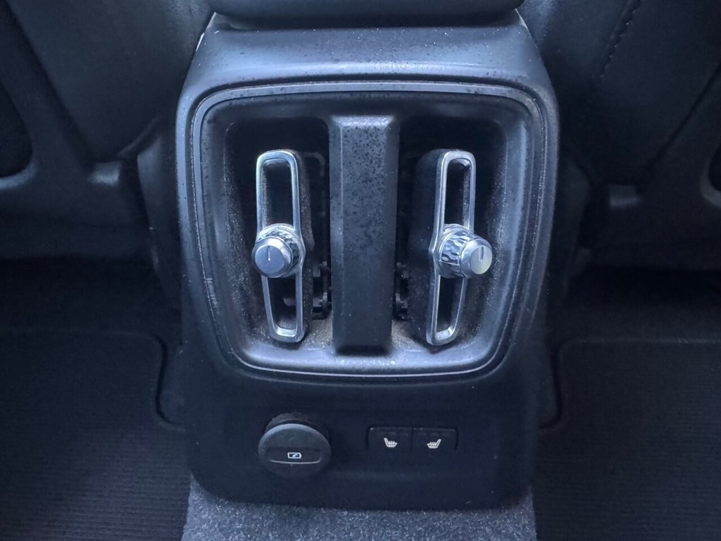 Used Volvo XC40 2023 for sale - 76998880: Photo 43