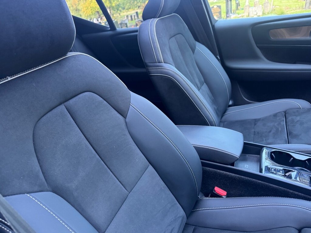 Used Volvo XC40 2023 for sale - 76998880: Photo 5