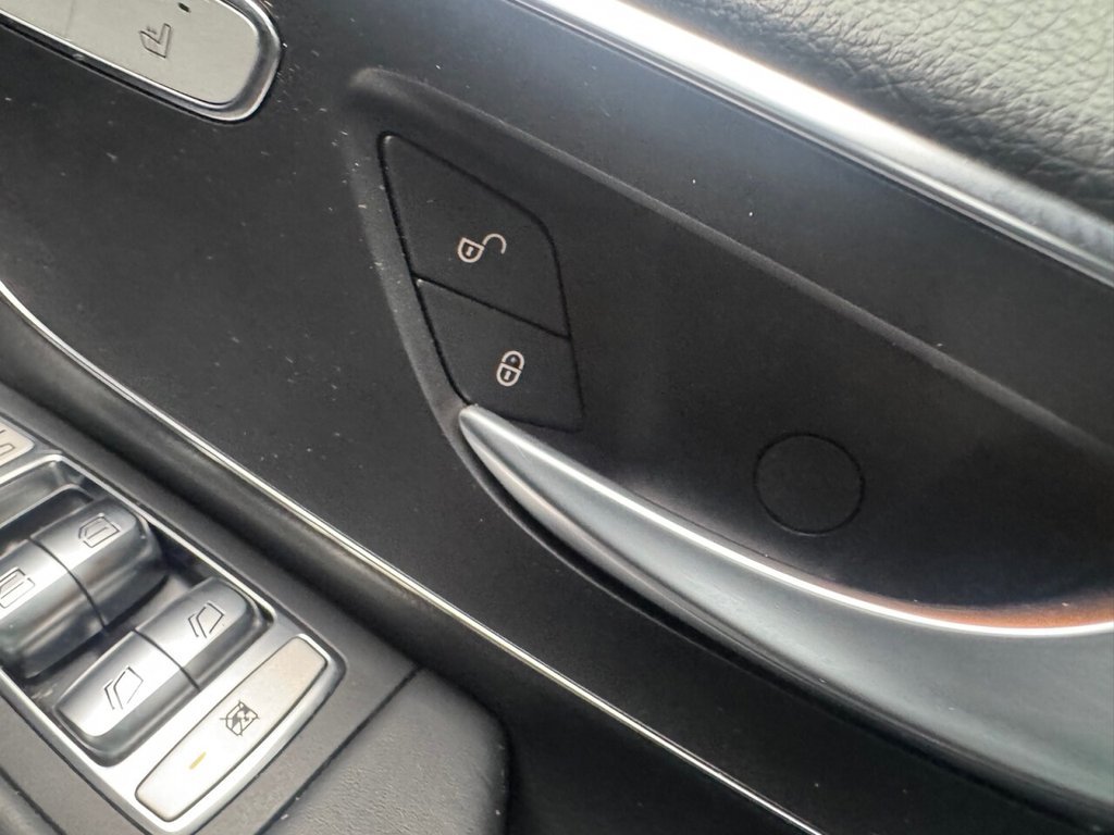 Used Mercedes-Benz V-Class 2023 for sale - 77269064: Photo 47