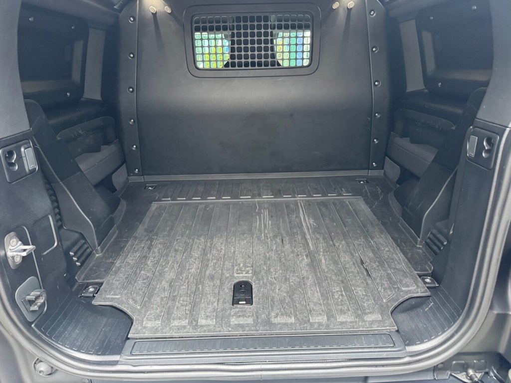 Used Land Rover Defender 2023 for sale - 77452391: Photo 10