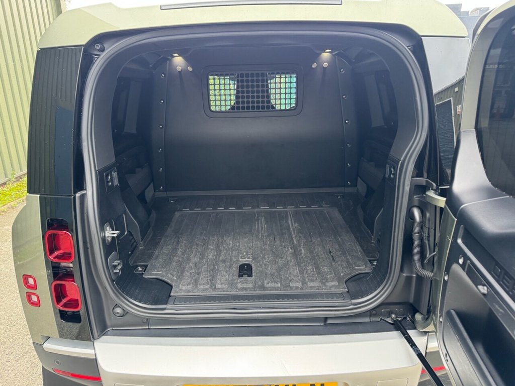 Used Land Rover Defender 2023 for sale - 77452391: Photo 11