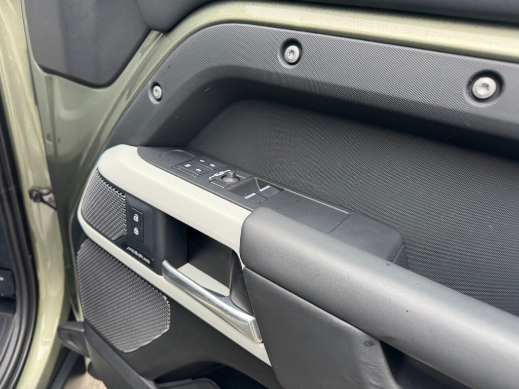 Used Land Rover Defender 2023 for sale - 77452391: Photo 39