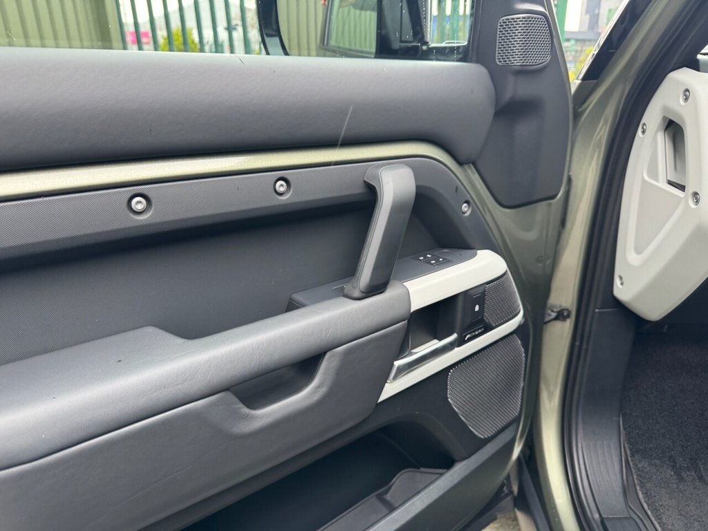 Used Land Rover Defender 2023 for sale - 77452391: Photo 40
