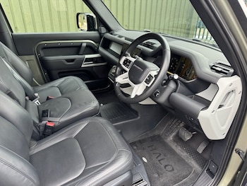 Used Land Rover Defender 2023 for sale - 77452391: Photo