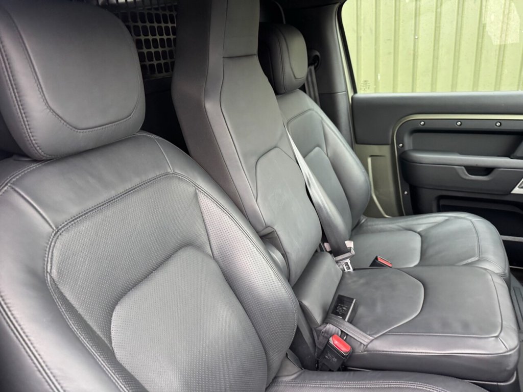 Used Land Rover Defender 2023 for sale - 77452391: Photo 5