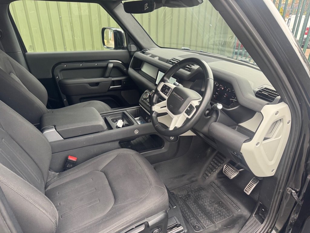 Used Land Rover Defender 2021 for sale - 77153565: Photo 4