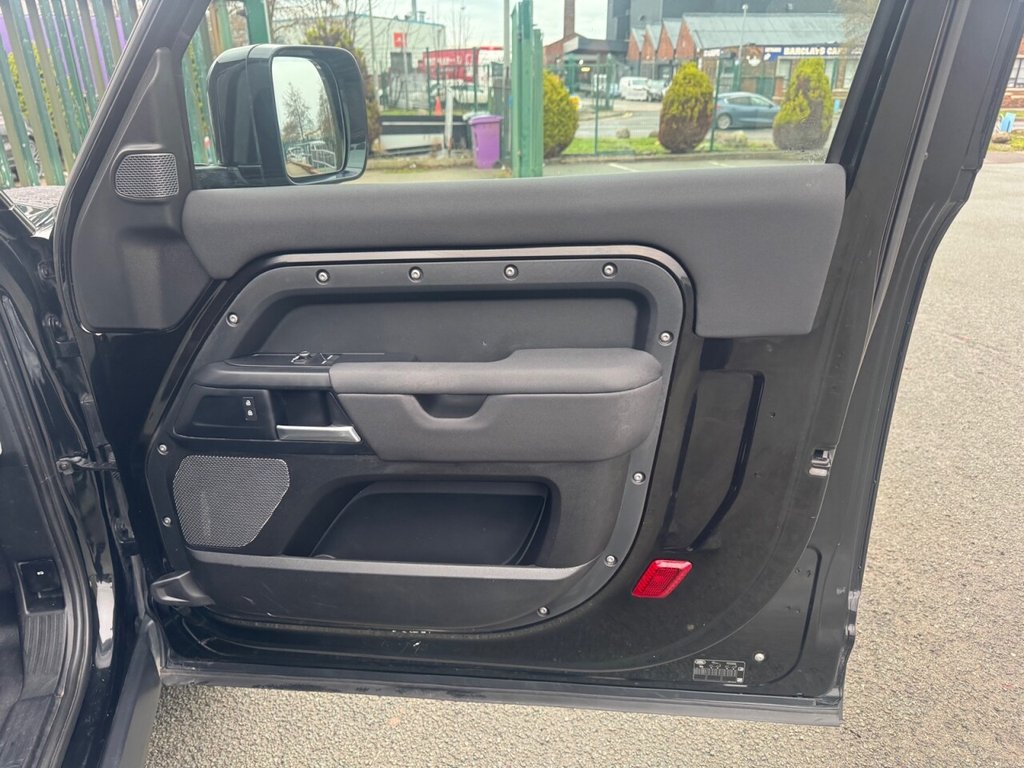 Used Land Rover Defender 2021 for sale - 77153565: Photo 42