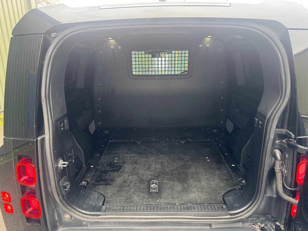 Used Land Rover Defender 2021 for sale - 77153565: Photo 8