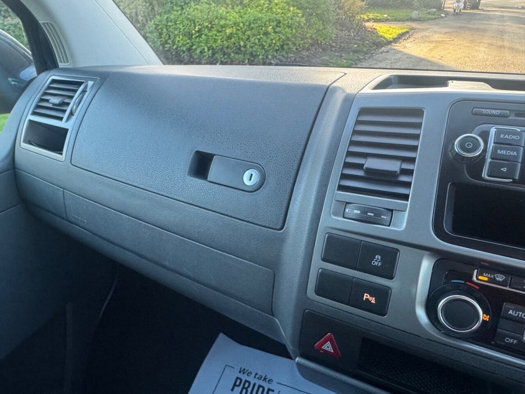 Used Volkswagen Transporter Shuttle 2015 for sale - 76998899: Photo 26