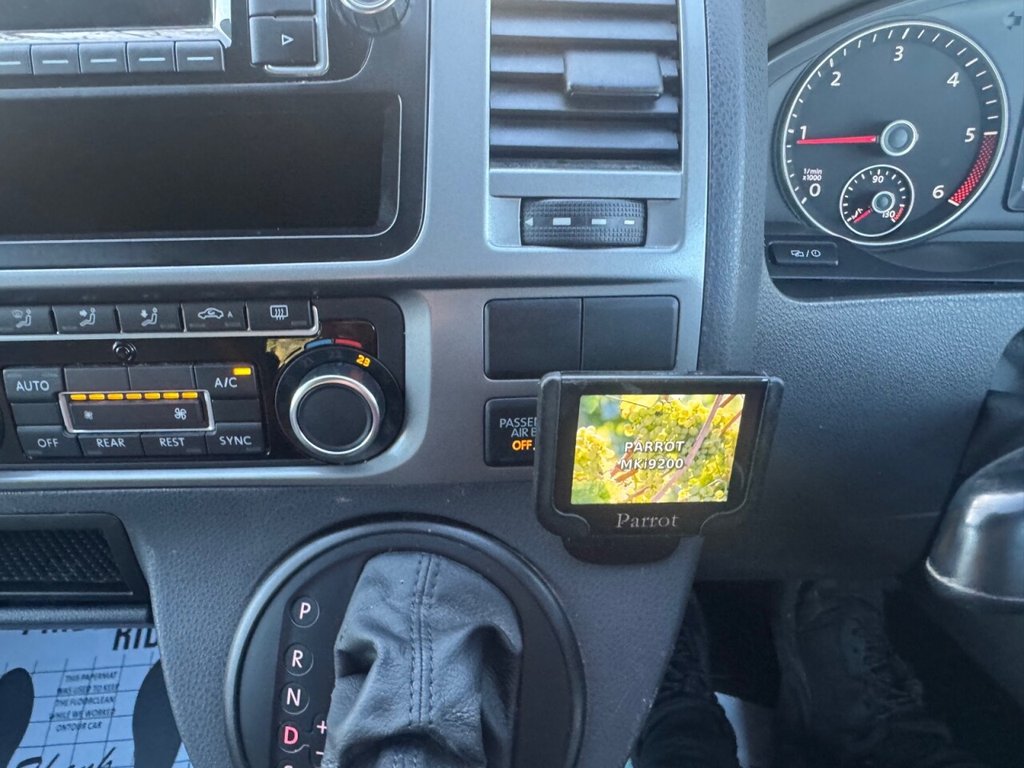 Used Volkswagen Transporter Shuttle 2015 for sale - 76998899: Photo 29