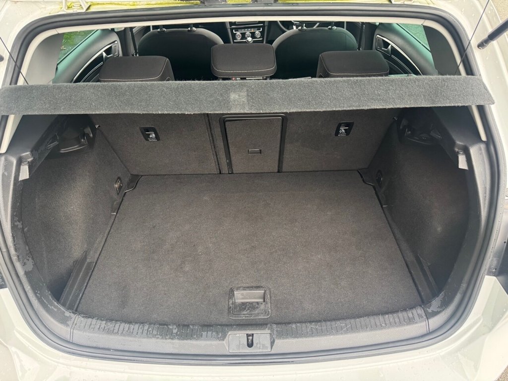 Used Volkswagen Golf 2017 for sale - 77161802: Photo 10
