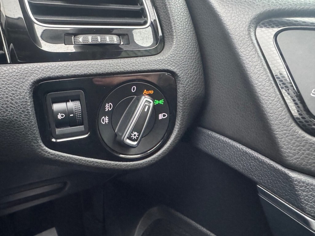 Used Volkswagen Golf 2017 for sale - 77161802: Photo 40