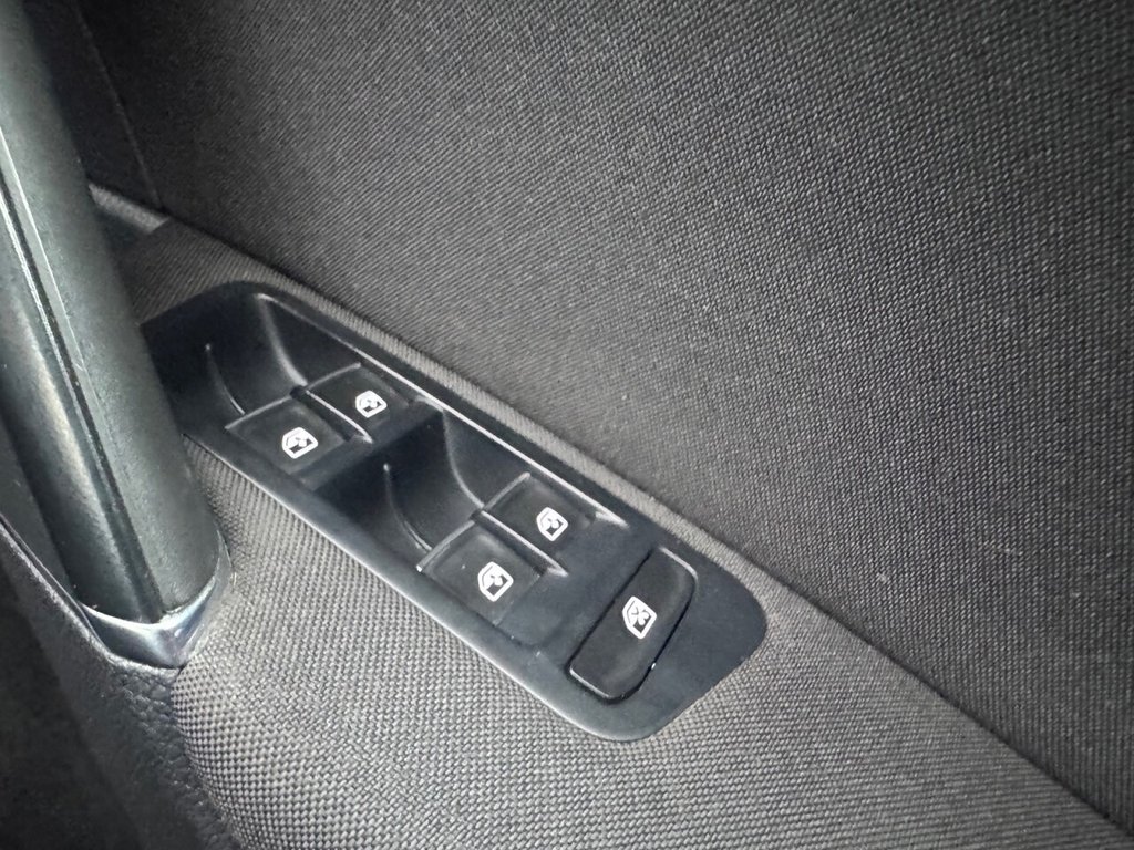 Used Volkswagen Golf 2017 for sale - 77161802: Photo 41