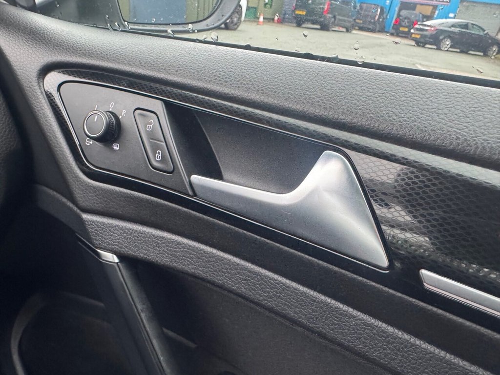 Used Volkswagen Golf 2017 for sale - 77161802: Photo 42