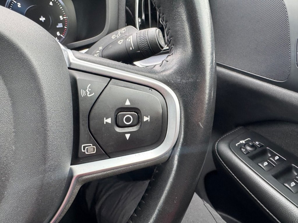 Used Volvo V60 2019 for sale - 76998903: Photo 40