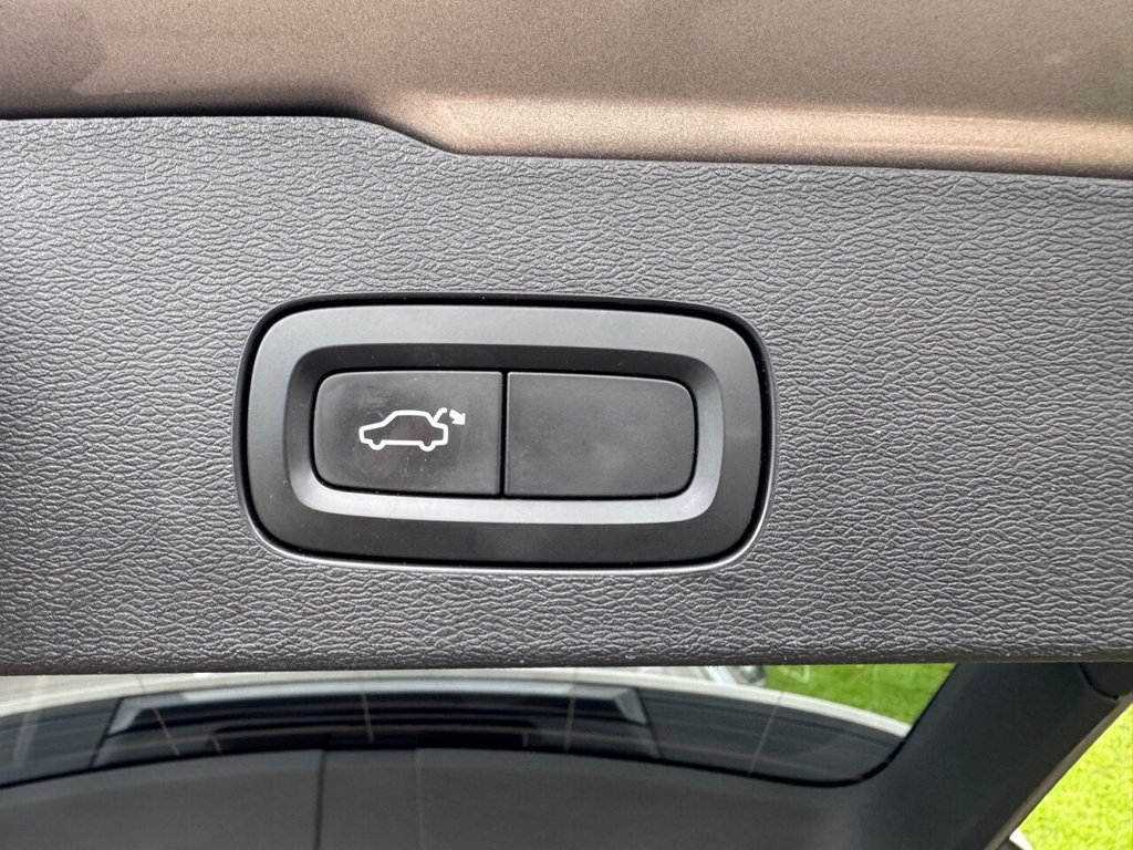 Used Volvo V60 2019 for sale - 76998903: Photo 47