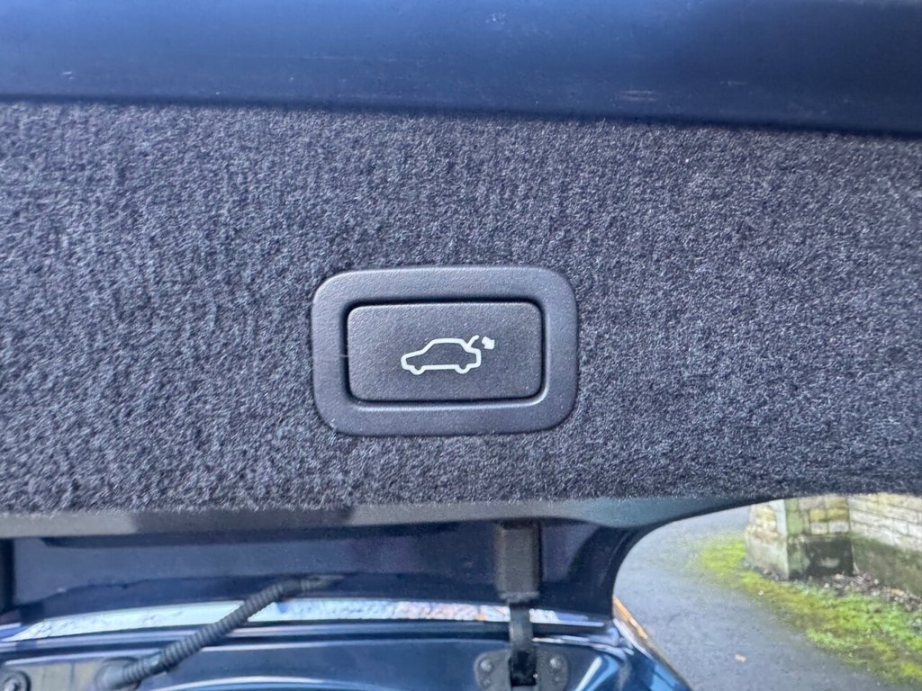 Used Volvo XC70 2011 for sale - 76998896: Photo 46