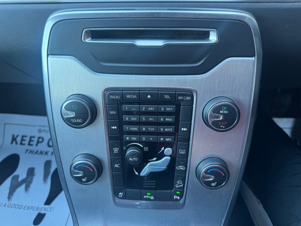 Used Volvo XC70 2011 for sale - 76998896: Photo 6