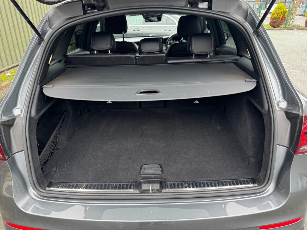 Used Mercedes-Benz GLC 2020 for sale - 76998881: Photo 13