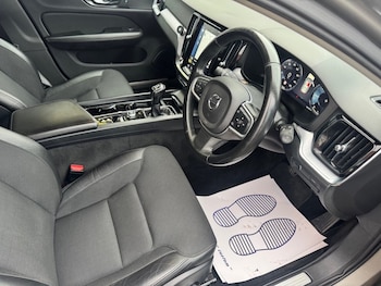 Used Volvo V60 2019 for sale - 77153439: Photo