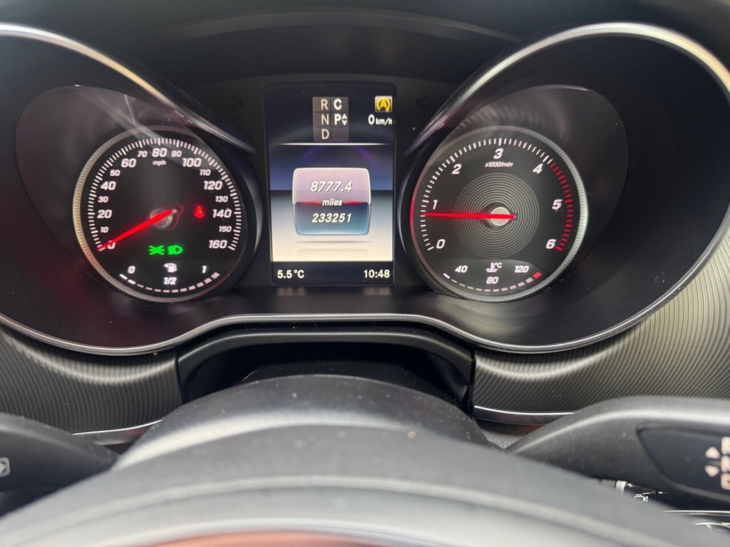 Used Mercedes-Benz V-Class 2016 for sale - 76998900: Photo 44