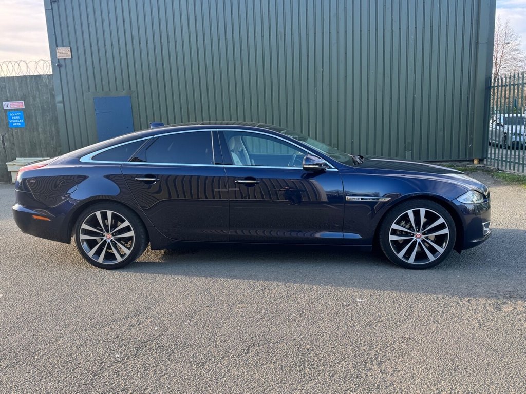 Used Jaguar XJ 2020 for sale - 77048923: Photo 3