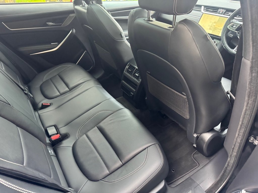 Used Jaguar F-Pace 2023 for sale - 76998901: Photo 6