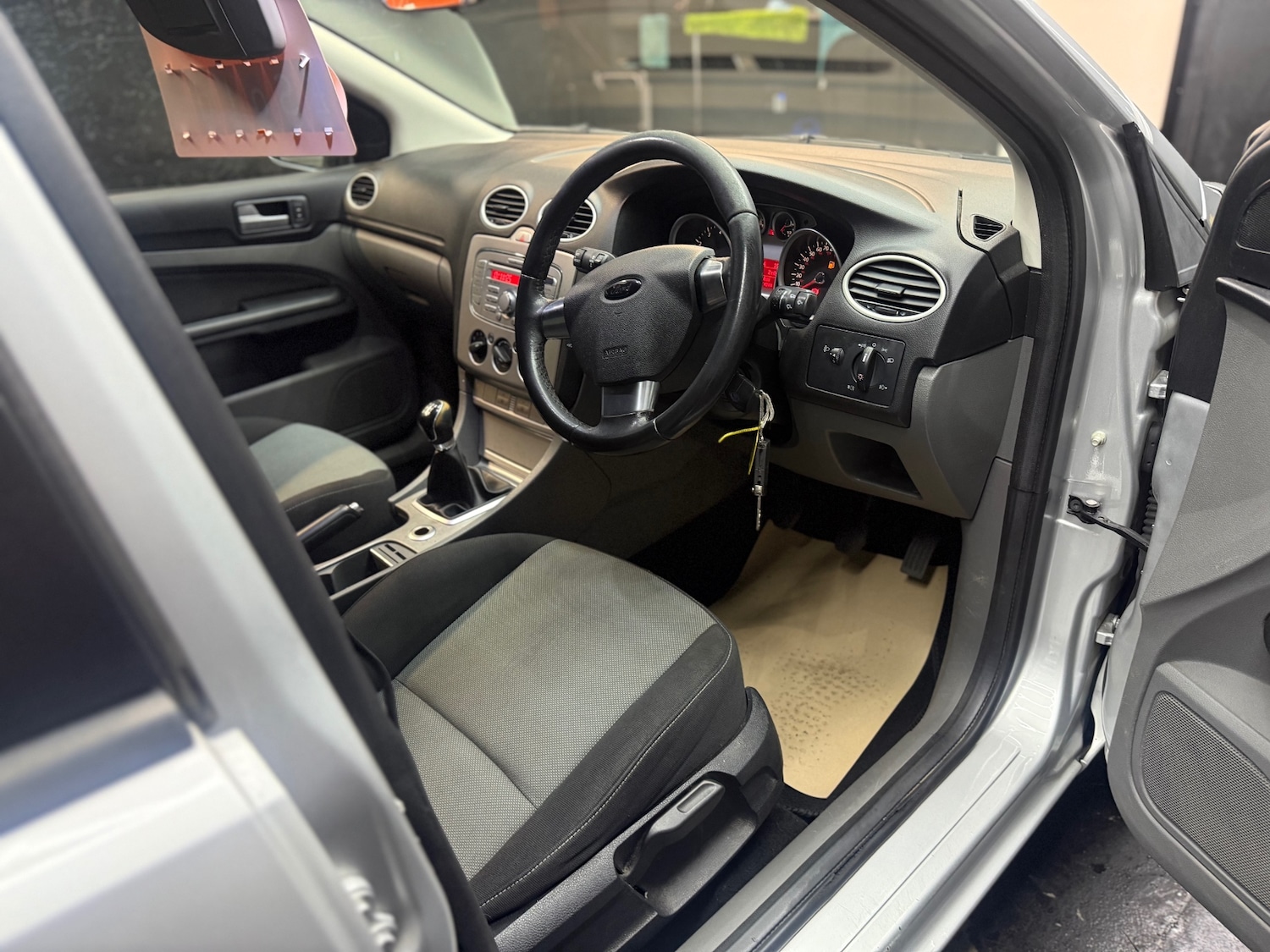 Used Ford Focus 2009 for sale - 76536558: Photo 5