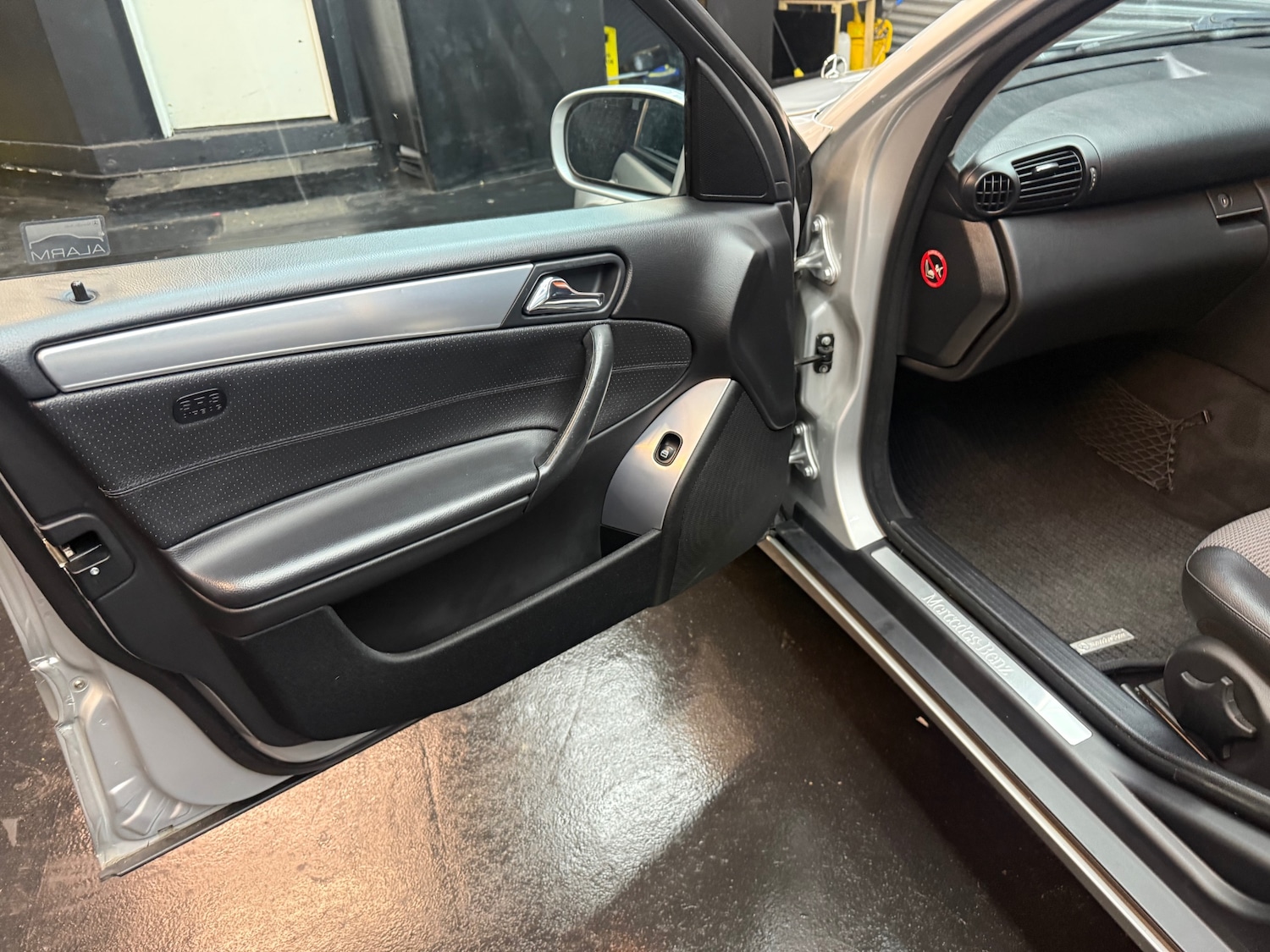 Used Mercedes-Benz C Class 2005 for sale - 76595361: Photo 16