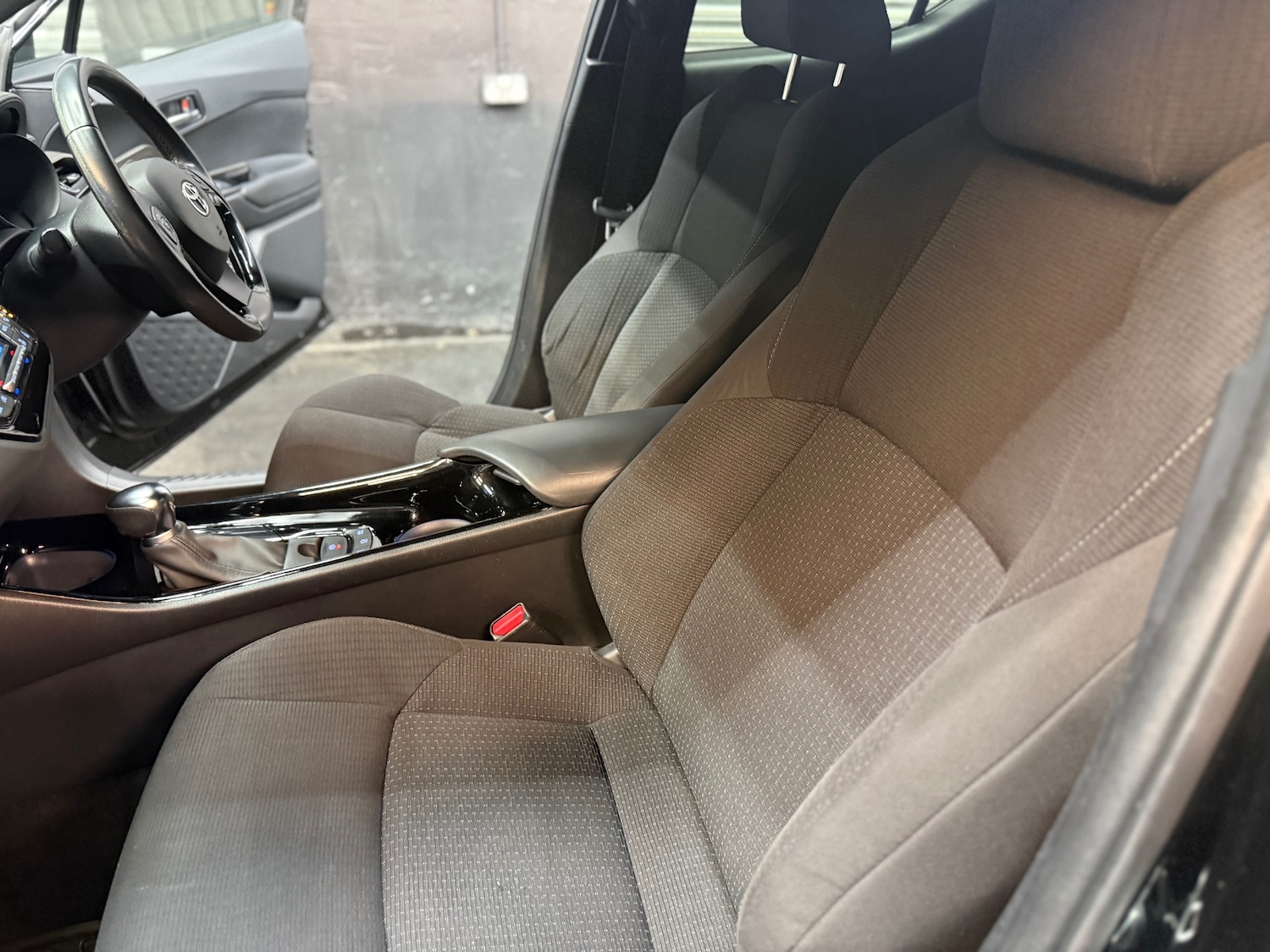 Used Toyota C-HR 2019 for sale - 76741504: Photo 19