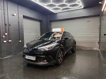 Used Toyota C-HR 2019 for sale - 76741504: Photo