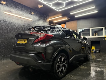 Used Toyota C-HR 2019 for sale - 76741504: Photo