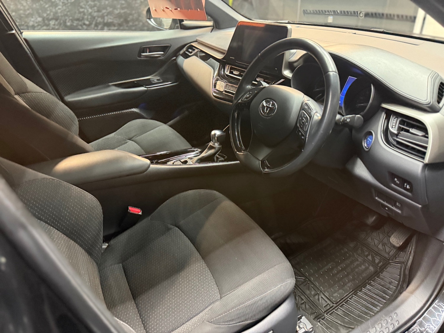 Used Toyota C-HR 2019 for sale - 76741504: Photo 8
