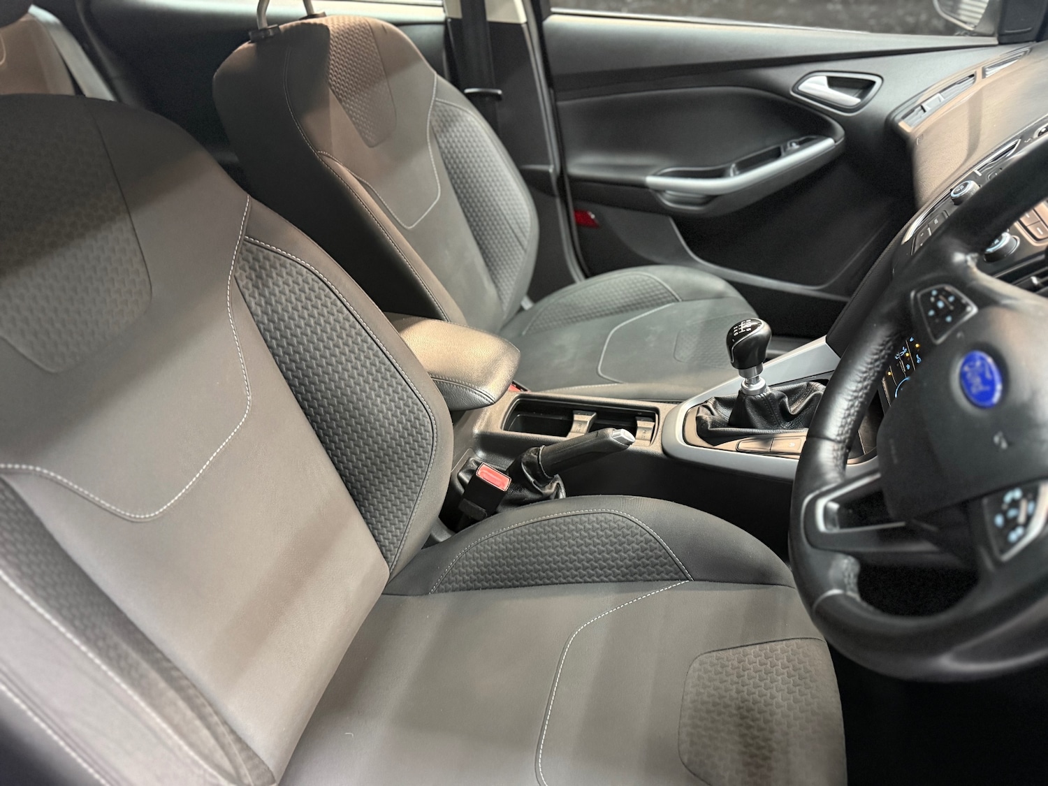 Used Ford Focus 2015 for sale - 76567842: Photo 10