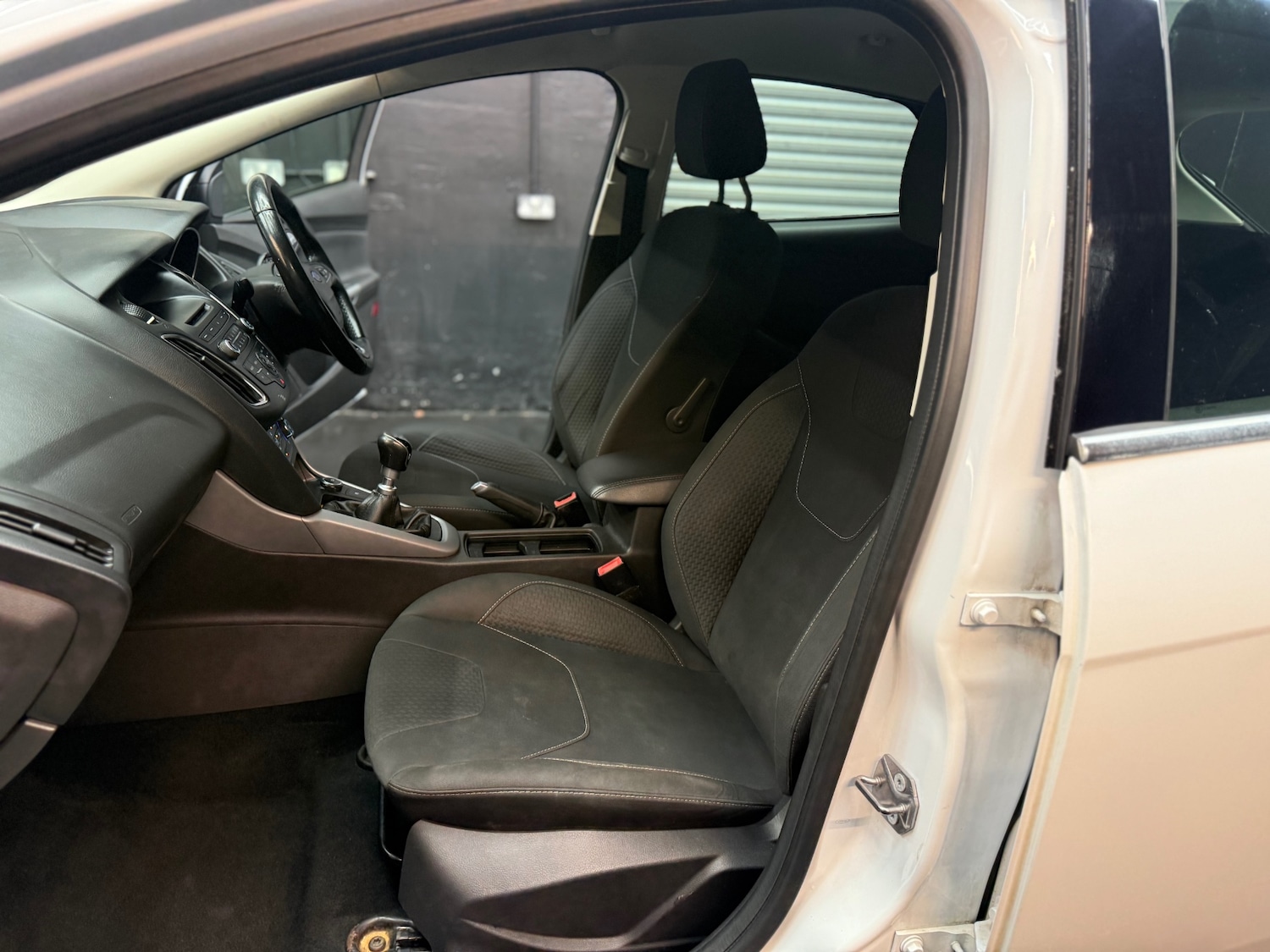 Used Ford Focus 2015 for sale - 76567842: Photo 19