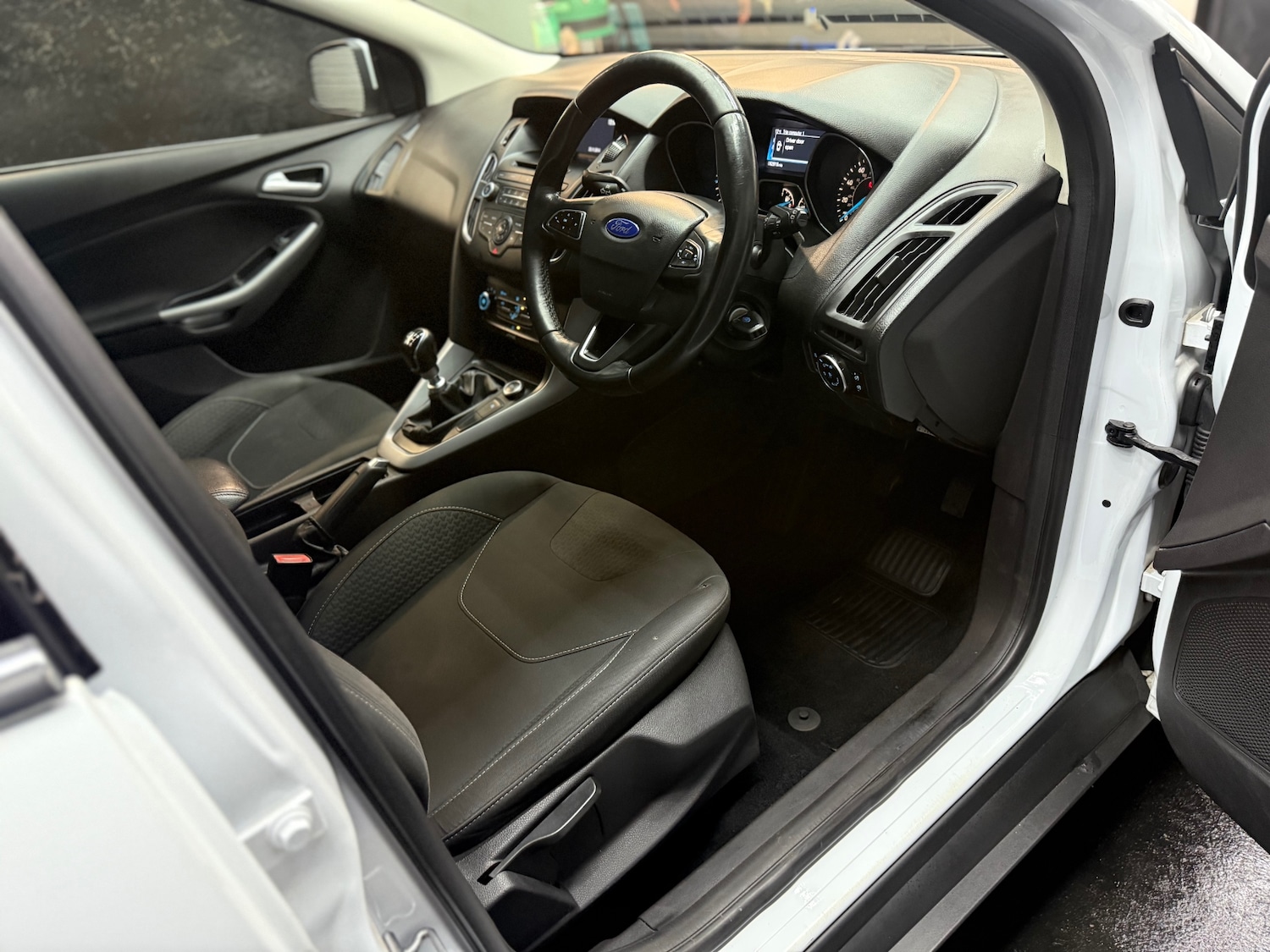 Used Ford Focus 2015 for sale - 76567842: Photo 8